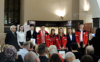 „Dają dobry przykład”. Honorowi krwiodawcy, wolontariusze i ratownicy uhonorowani podczas uroczystej gali w Olsztynie